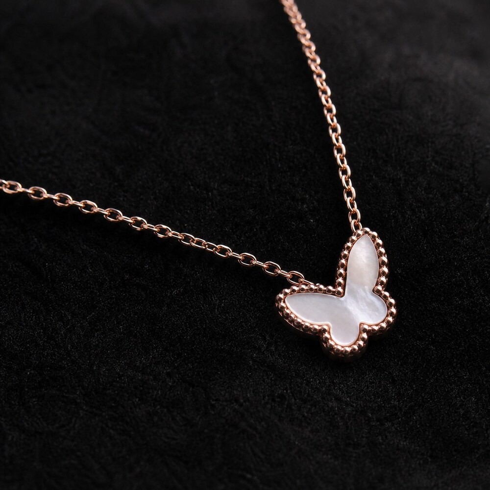 Van Cleef & Arpels Elegant Signature Necklace Style 10 | New with Box - Picture 4 of 9